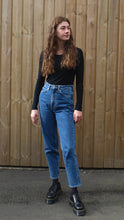 Load image into Gallery viewer, Long Sleeve Basic Tee