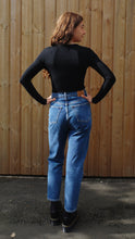 Load image into Gallery viewer, Long Sleeve Basic Tee