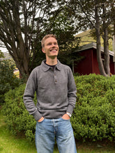 Load image into Gallery viewer, Polo sweater grey
