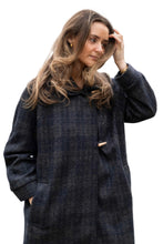 Load image into Gallery viewer, Wool coat
